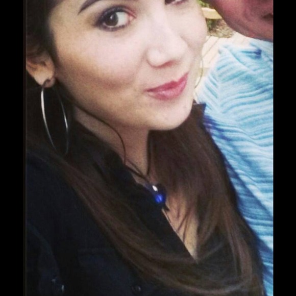 Meet your new seller, Michelle! Amazing Closet!