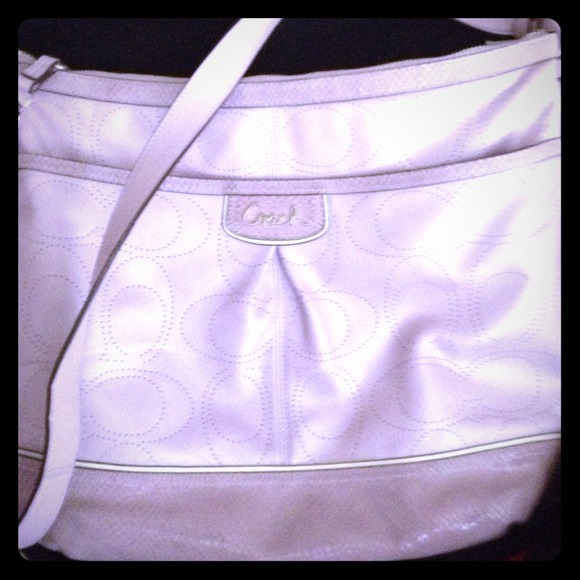 Coach light lavender large handbag. Gorgeous!!