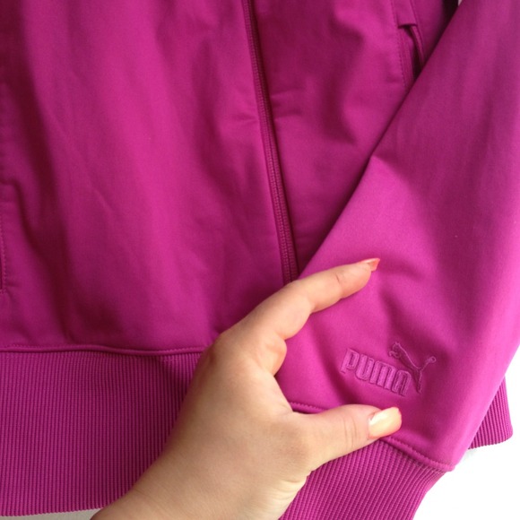 Very rate cute slanted zipper Puma jacket - Picture 3 of 4