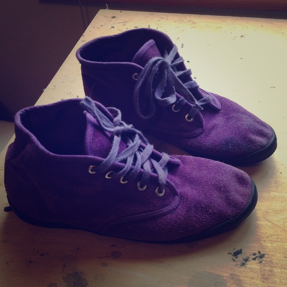 ✋DONATED✋Vintage purple suede booties!
