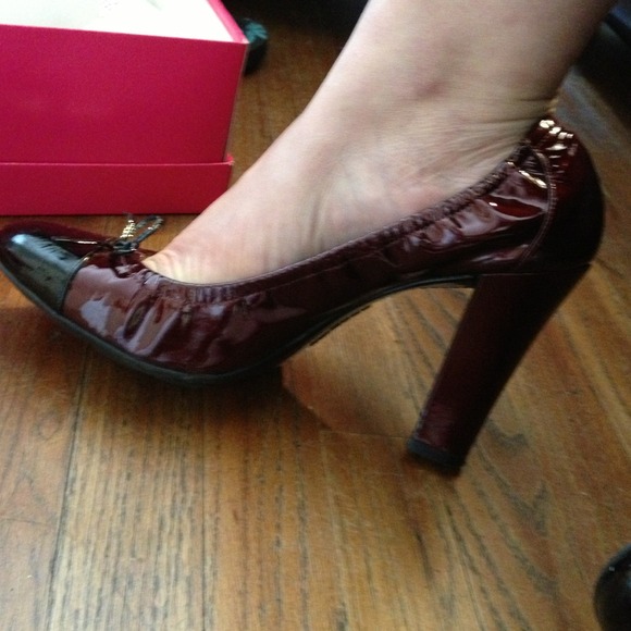 BCBG Burgundy comfy heels, GREAT condition - Picture 1 of 3