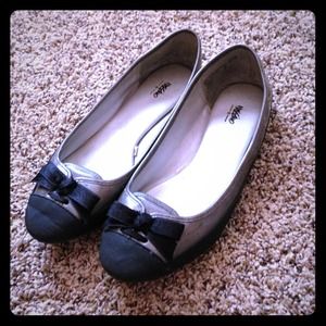 Black and silver flats