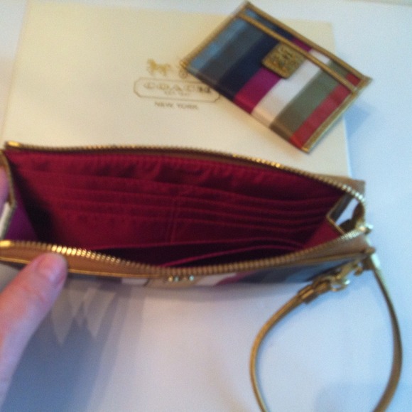 No Longer Available COACH Wristlet & ID Holder - Picture 3 of 4
