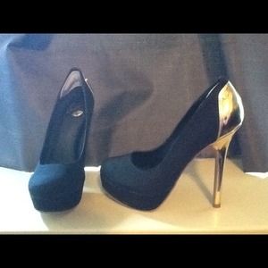 🍷HOST PICK🍷Colin Stuart metallic gold heels