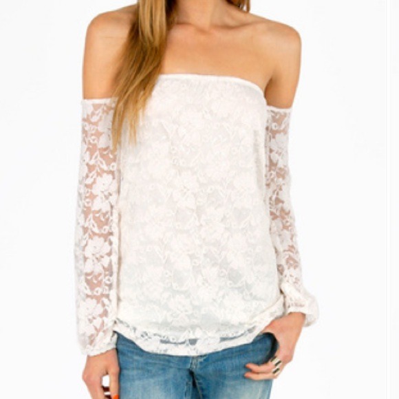 🌟SOLD🌟Tobi Ivory Lace Off-Shoulder Top