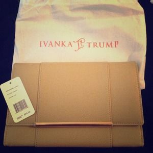 Ivanka trump tan and gold travel organizer