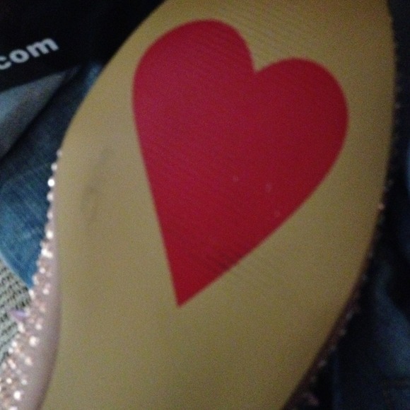 Shoes - Picture 3 of 4