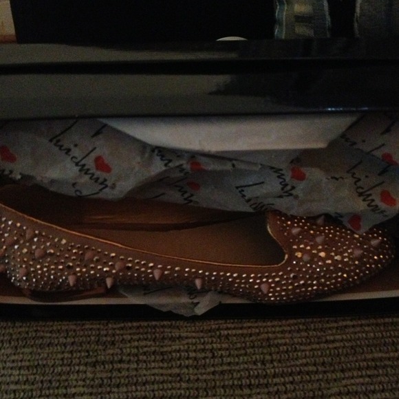 Shoes - Picture 4 of 4