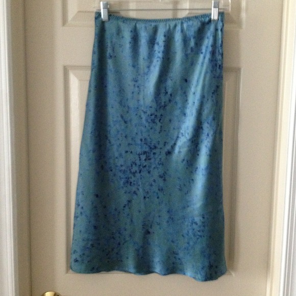 Banana Republic 100% silk skirt