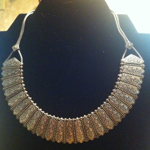 Antique looking Collar Necklace