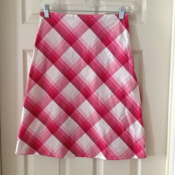 Mossimo pink plaid skirt