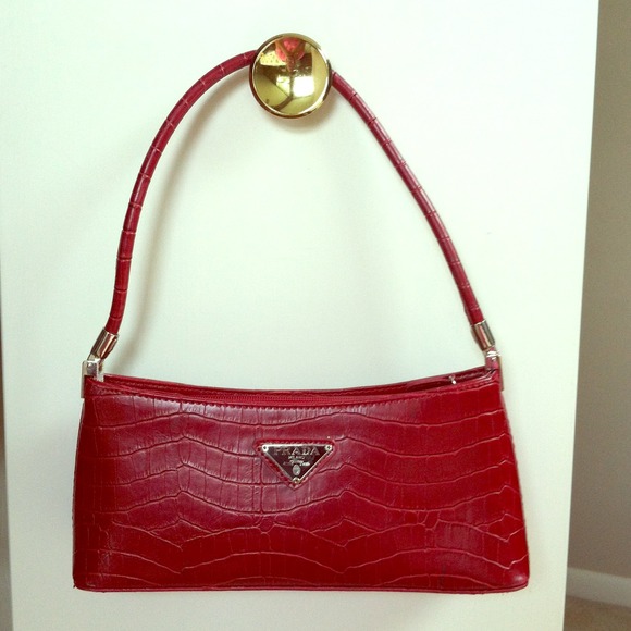 🌟🌟REDUCED🔥Small red Prada