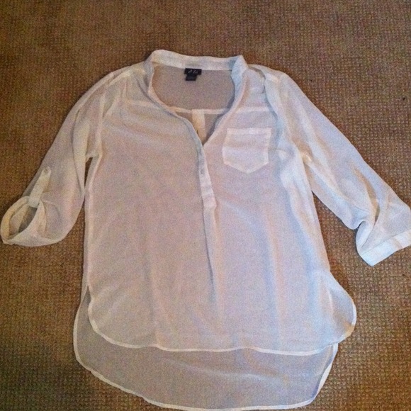 💢💢SOLD💢💢High low Ivory sheer top