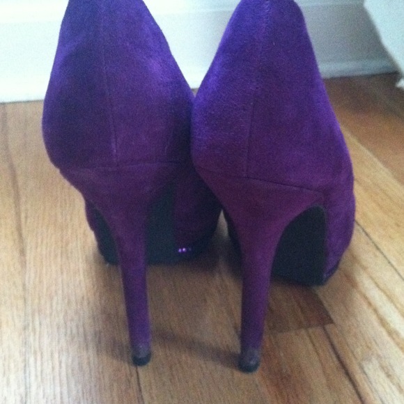 ✨SOLD✨Naughty Monkey dark purple pumps - Picture 4 of 4