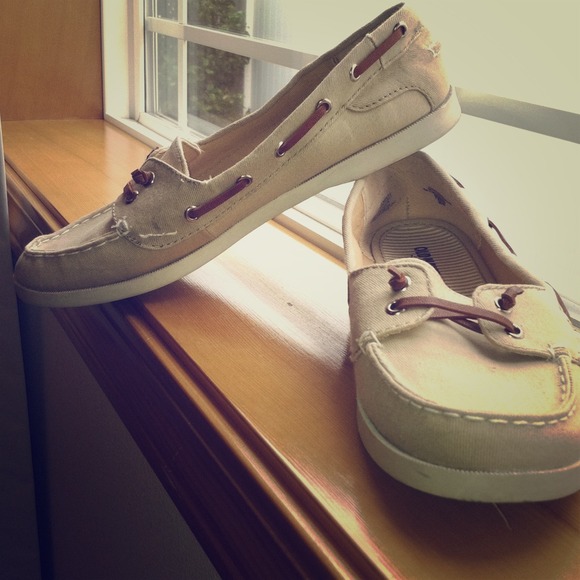 Old Navy boat shoe size 9