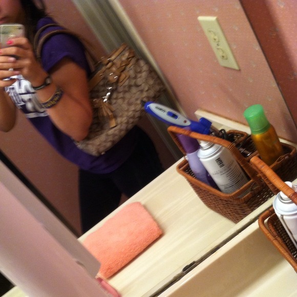 Authentic coach purse - Picture 2 of 4