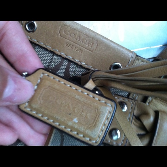 Authentic coach purse - Picture 4 of 4