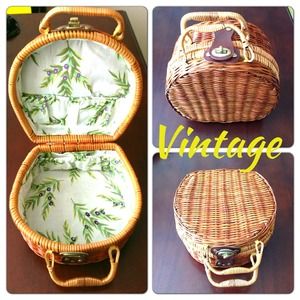 Vintage wicker picnic basket purse