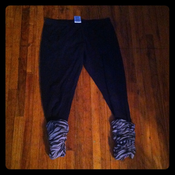 Black zebra print leggings