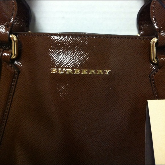 2x Host Pick!! 7/28 & 8/30/13 New BURBERRY Lg Tote - Picture 2 of 4