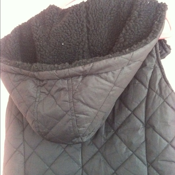 Black Vest - Picture 4 of 4