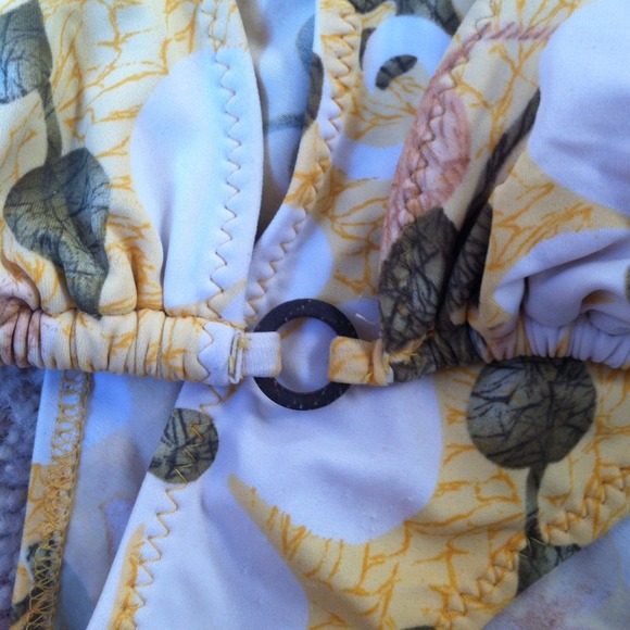 🚨REDUCED!🚨 Point Connection Bikini - Picture 2 of 3