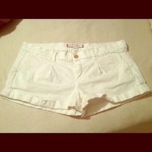 ABERCROMBIE AND FITCH WHITE SHORTS