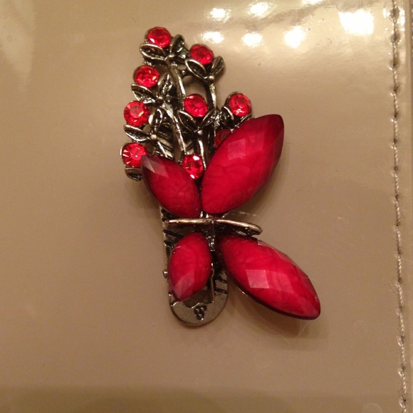 Gorgeous butterfly crystal hair clip