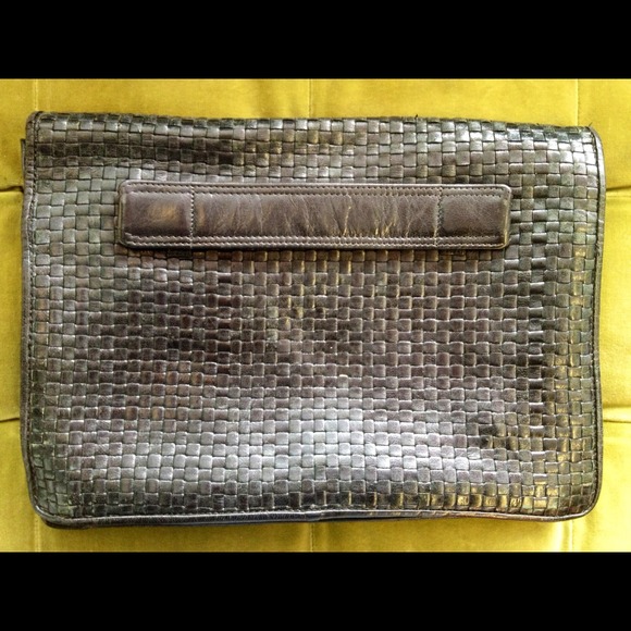 Authentic VTG Fendi woven leather clutch - Picture 2 of 4