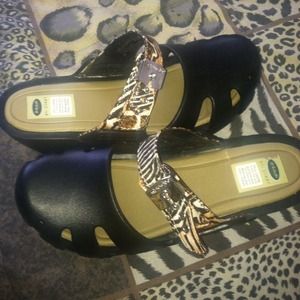 Dr. Scholls Croc Clogs.!!