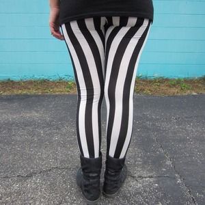 Plus size black and white striped leggings