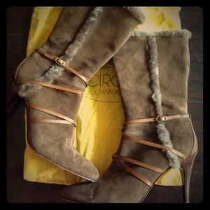 Joan & David Circa Suede Boots👢