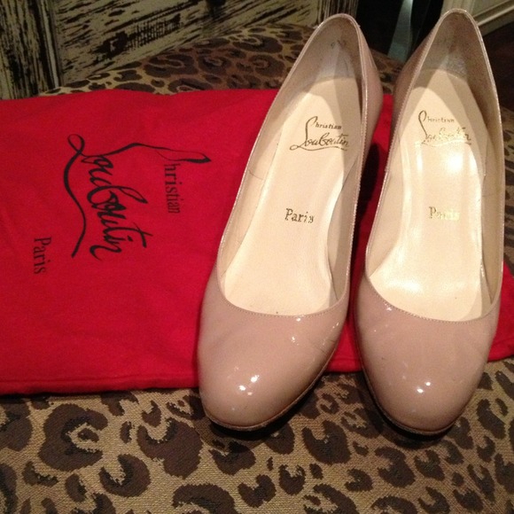 💢SOLD💢Christian Louboutin pumps