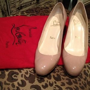 💢SOLD💢Christian Louboutin pumps