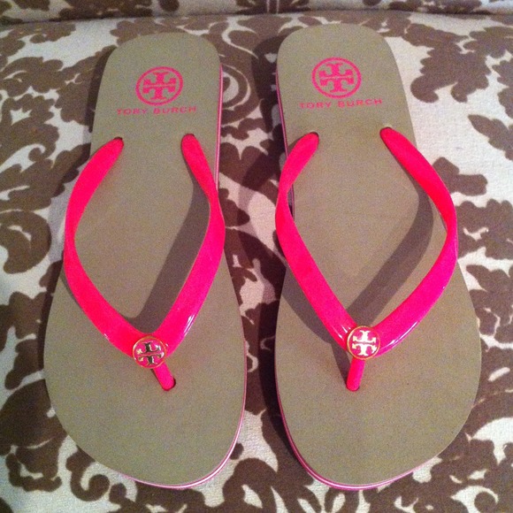 💗SOLD💗Tory Burch Pink Striped Flip Flops