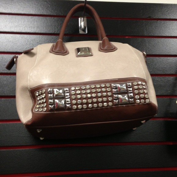 Handbags - Picture 1 of 4