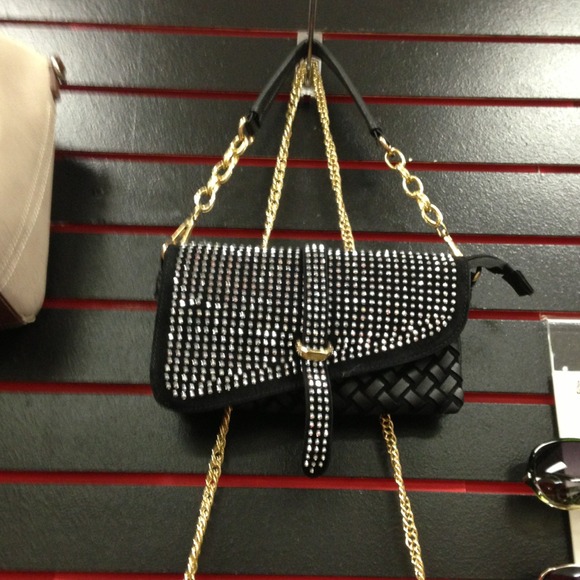 Handbags - Picture 2 of 4