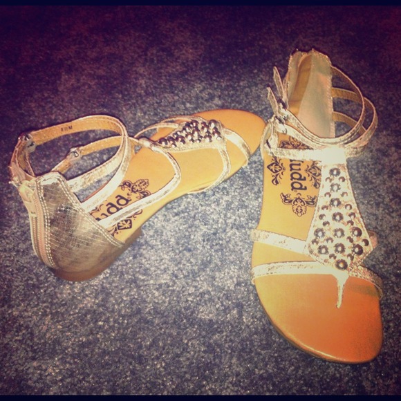 Sandals - Picture 1 of 4