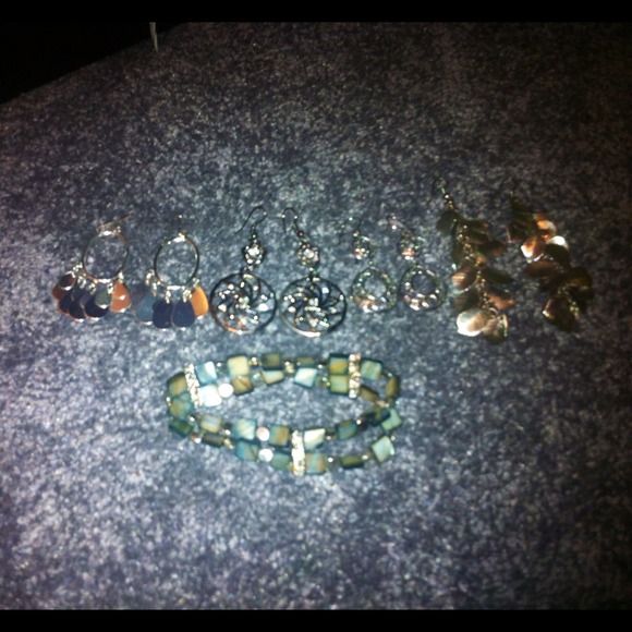 Jewelry - Picture 1 of 1