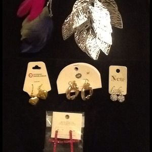 😍FREE EARRINGS W/EVERY PURCHASE OVER $10😍
