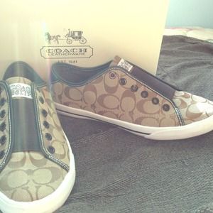 100% authentic coach sneakers (REDUCED PRICE)