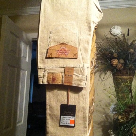 skinny leg jeans, size 13, but I wear 14-15. Sold