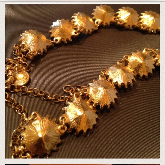 One gorgeous statement CRYSTAL necklace - Picture 3 of 4