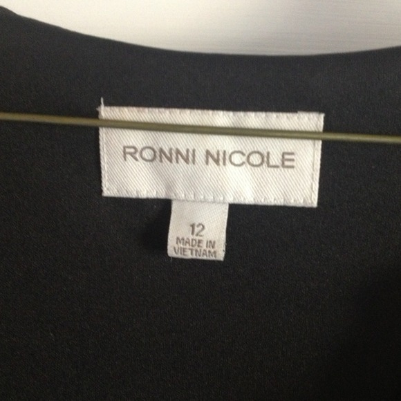 BLK RUFFLE DRESS - Picture 3 of 4