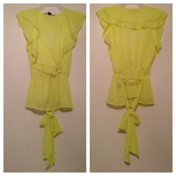 Tops - Cute neon ruffled top