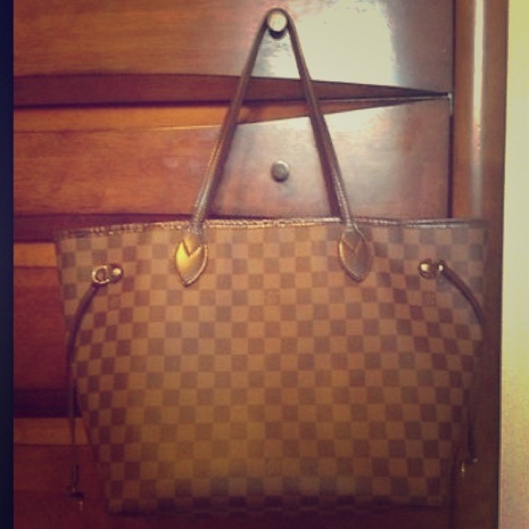 Bundle sold! Authentic LV Neverfull mm & necklace