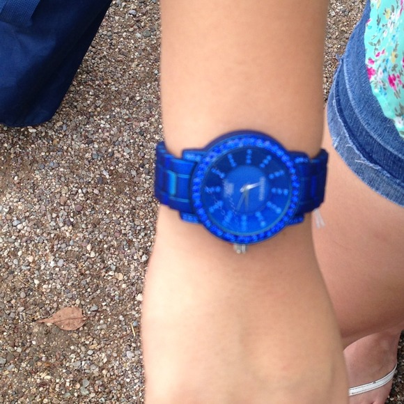 Fashion Watches - Picture 2 of 2