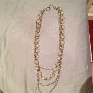 Pearl and chains necklace