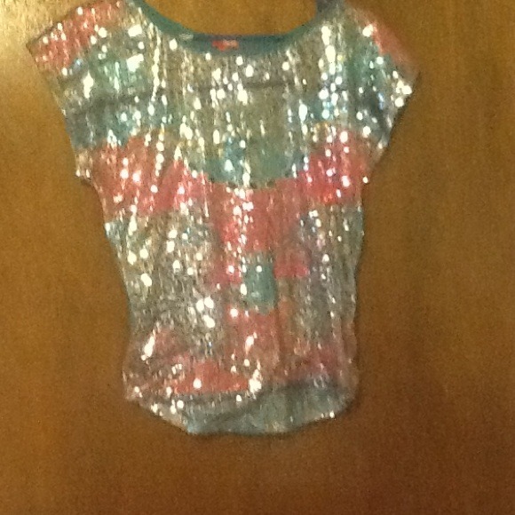 Sparkly top! - Picture 2 of 3