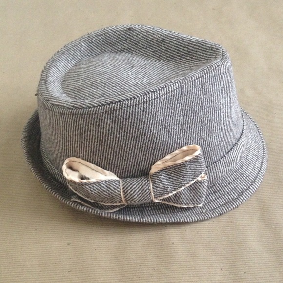 SOLD - Cute Tweed Hat - Picture 2 of 4